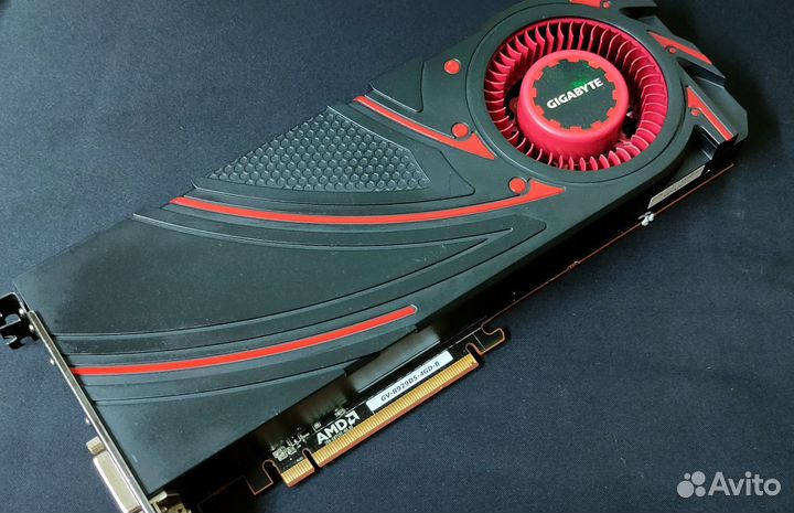 Как новая,тянет все игры. Amd r9 290 4Gb, 512Bit