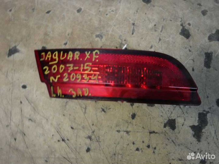 Фонарь внутренний задний левый Jaguar Xf