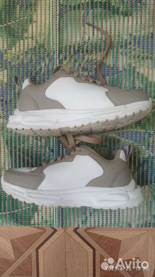 Кроссовки для девочки размер33