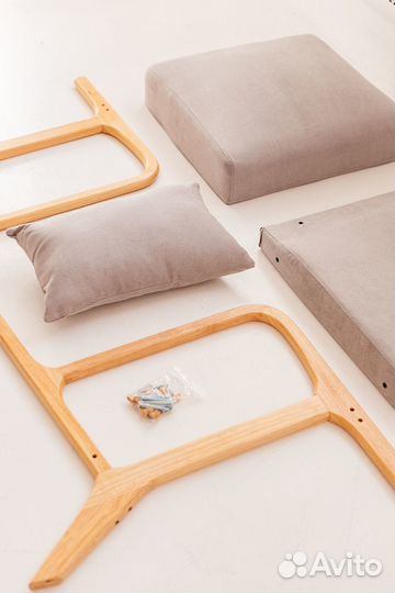 Кресло из дерева