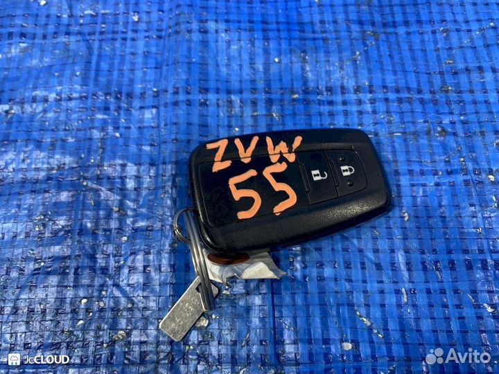 Ключ зажигания на toyota prius ZVW55 2zrfxe