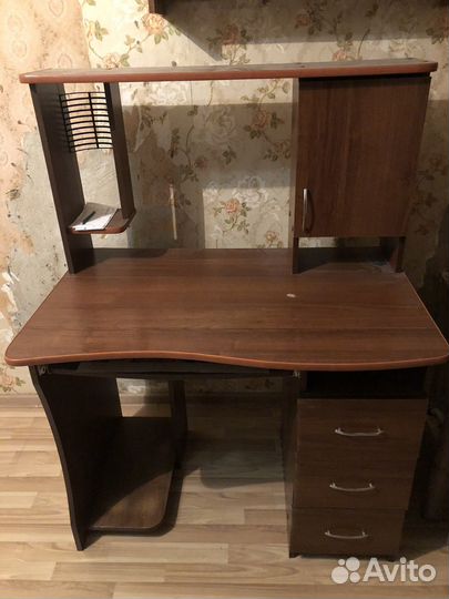 Компьютерный стол