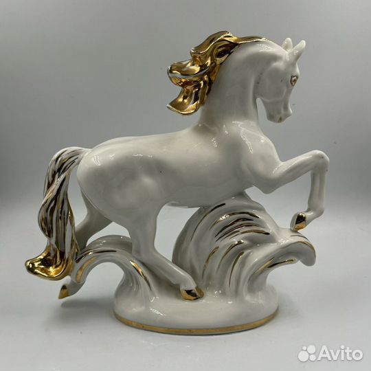 Статуэтка конь златогривый лфз лошадь фарфор
