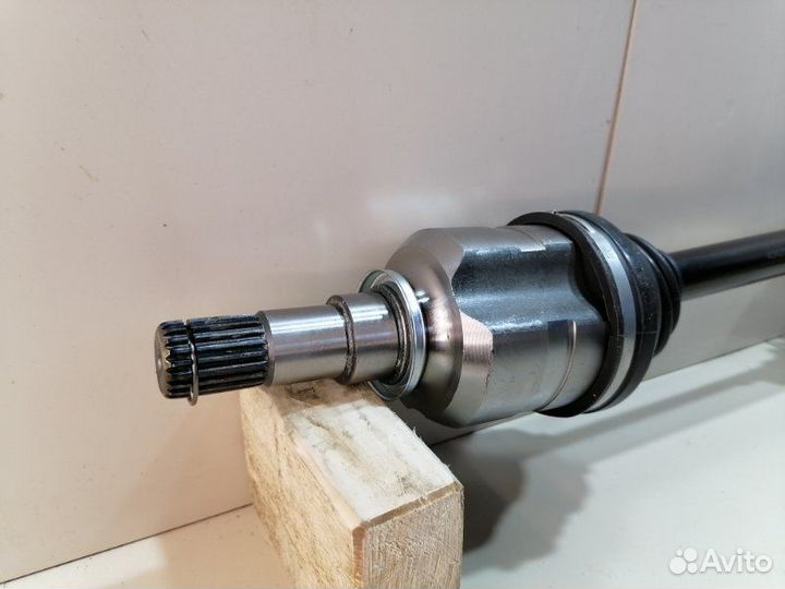 Привод передний левый Toyota Prius NHW20 2010