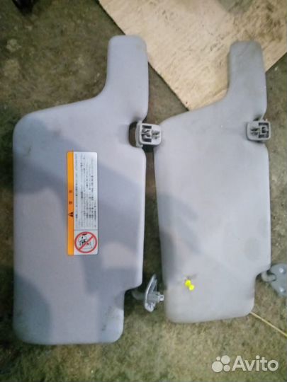 Козырек солнцезащитный правый Ниссан Вингроад WRY1