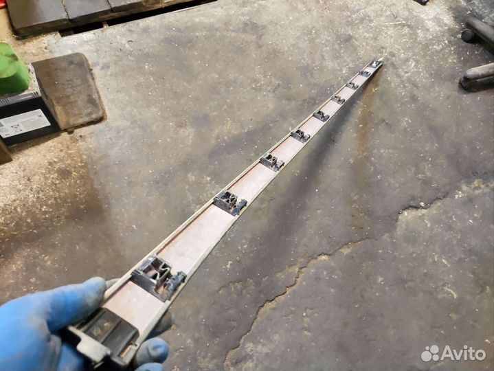 Молдинг крыши правый LADA xray