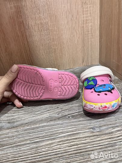 Продам детские crocs оригинал c7