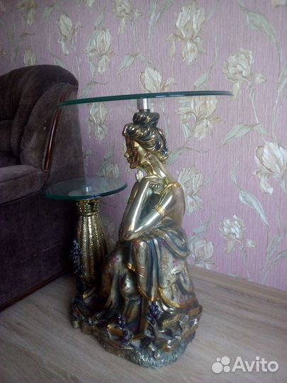 Столик-декоративный скульптура