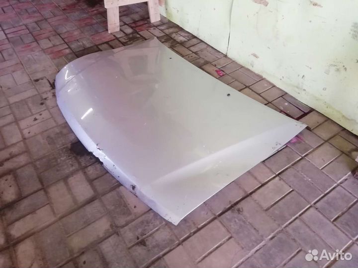 Капот Mitsubishi Montero Pajero 3