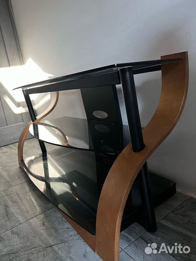 Стеклянная тумба под тв стиль Лофт