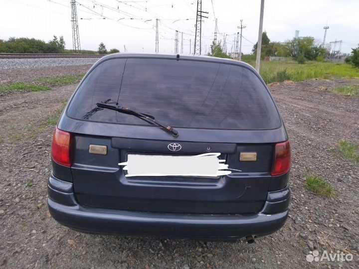 Toyota Caldina 2.2 МТ, 1998, 250 000 км