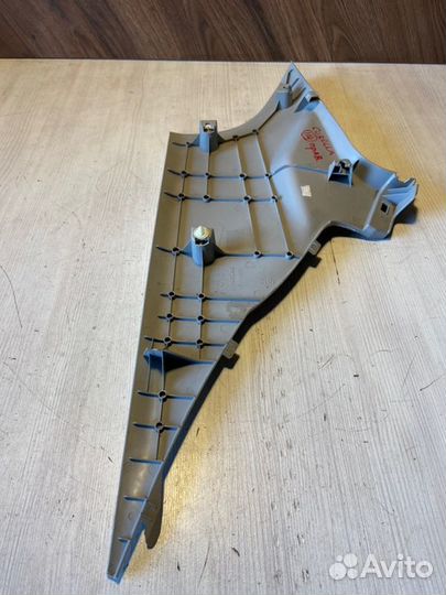 Накладка стойки задняя правая Toyota Corolla 180