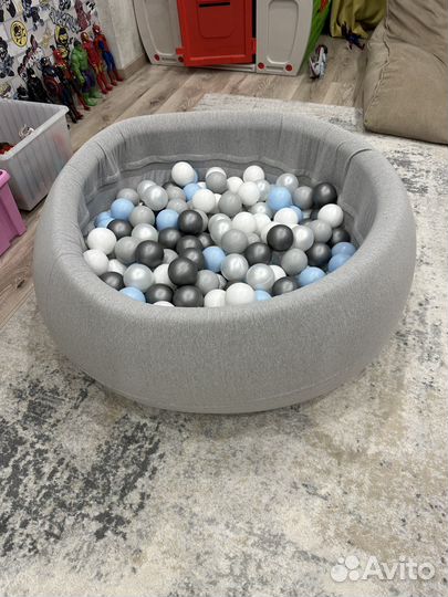 Бассейн с шариками
