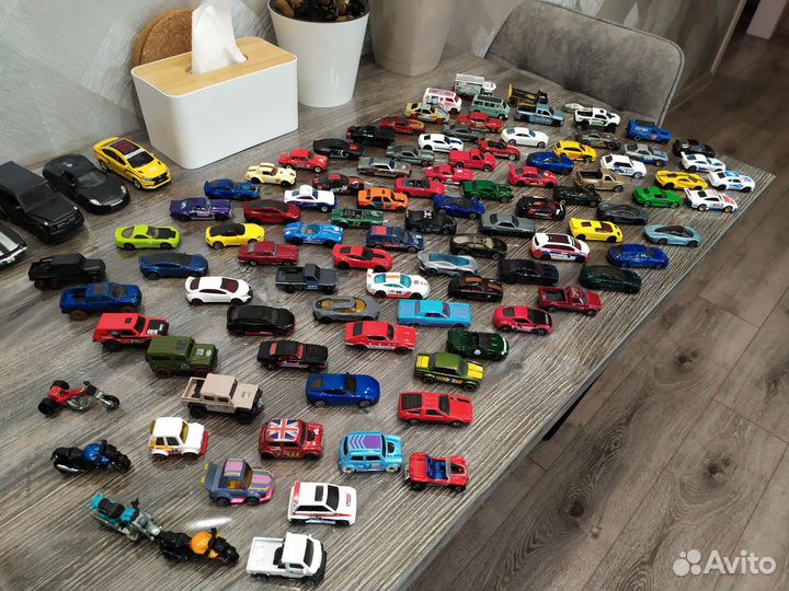 Машинки Hot Wheels