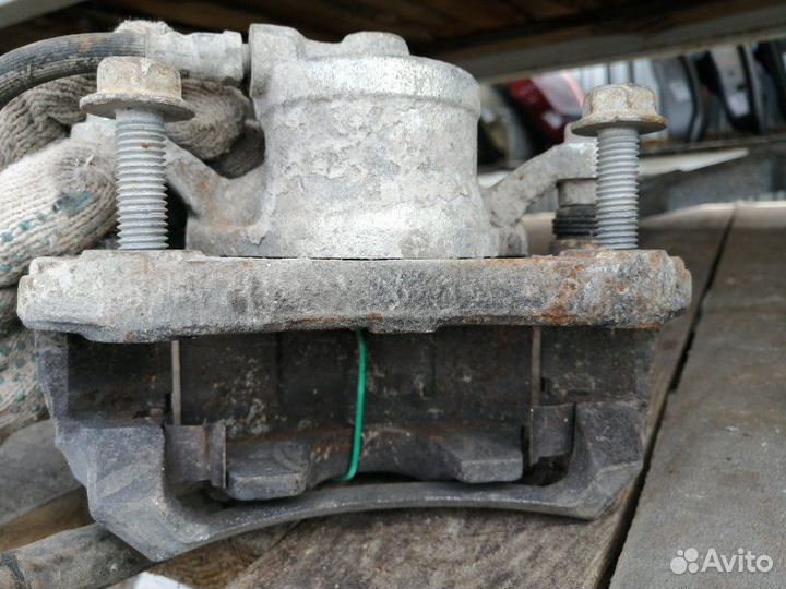 Суппорт передний левый Chevrolet Cobalt T250 B15D2