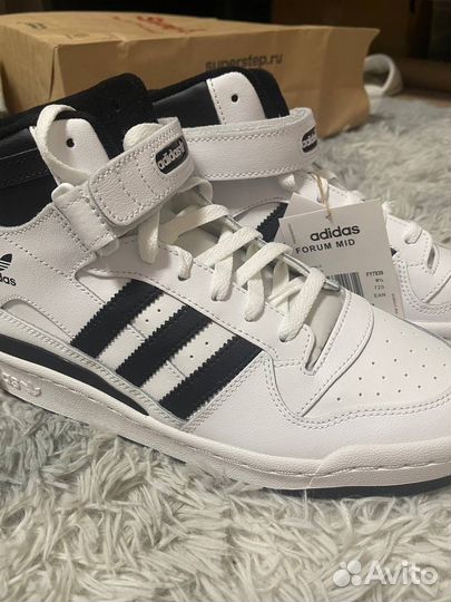 Adidas forum mid