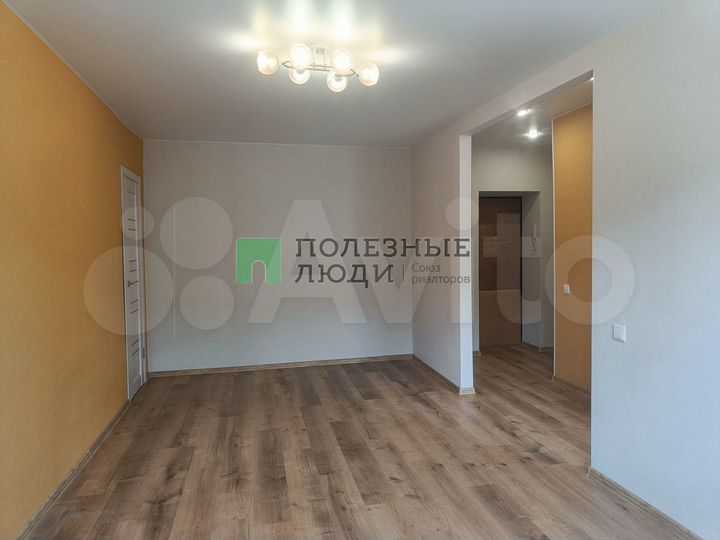 2-к. квартира, 42 м², 3/4 эт.