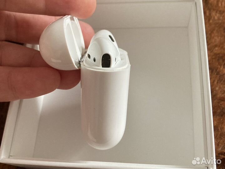 Беспроводные наушники apple airpods 1