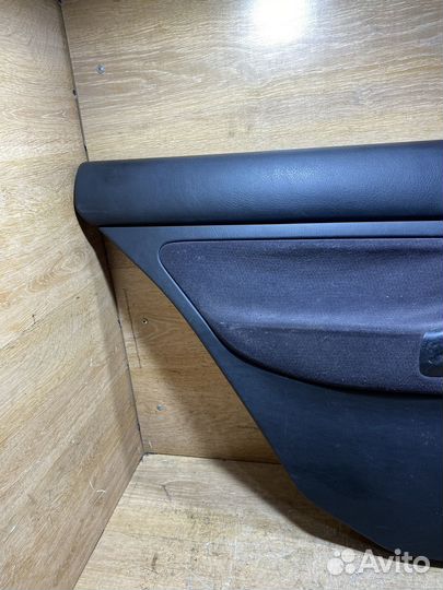 Обшивка задняя левая Volkswagen Golf 4 79127