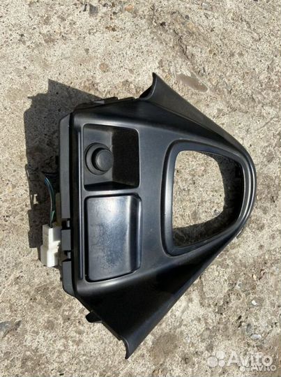 Консоль центральная (тоннель) Hyundai Matrix АКПП