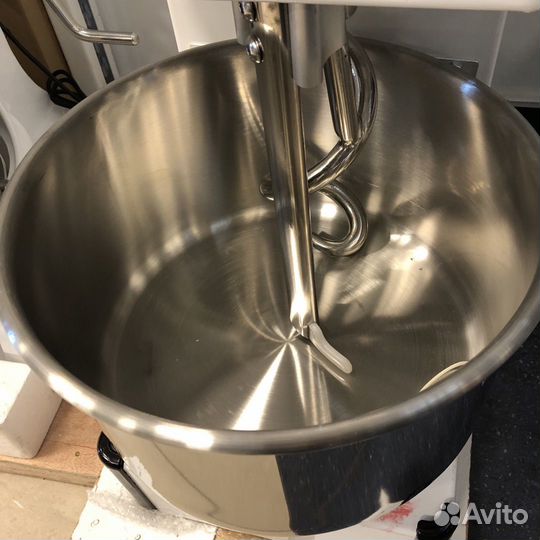 Тестомесильная машина