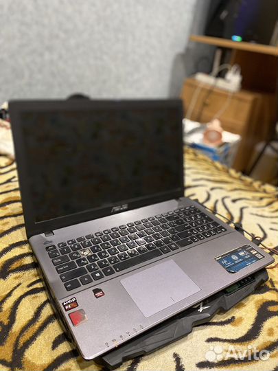 Ноутбук asus x550z