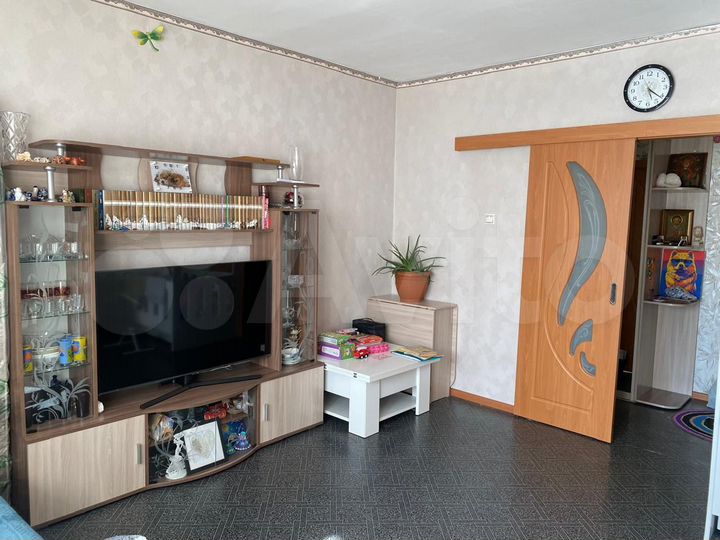 3-к. квартира, 65 м², 6/10 эт.