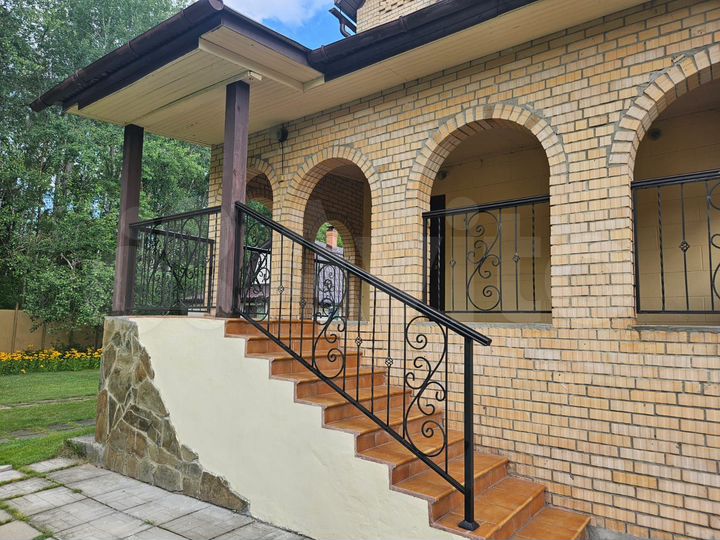 Дом 300 м² на участке 34 сот.