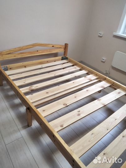 Кровать из массива сосны 160х200