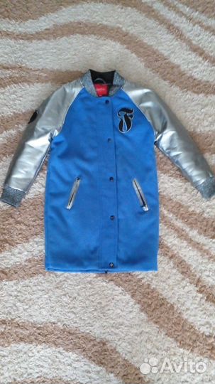 Продам пальто для девочки
