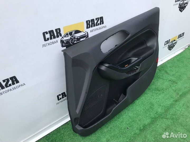 Обшивка двери (R) Ford Fiesta