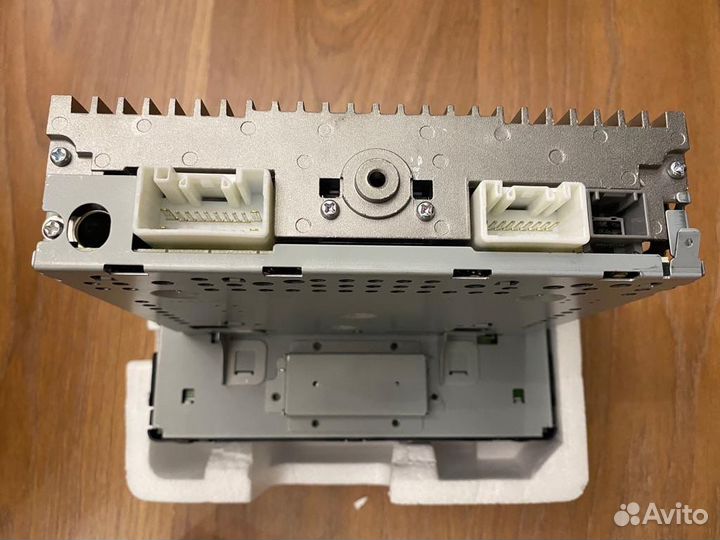 Продам магнитолу на Mitsubishi Outlander 3