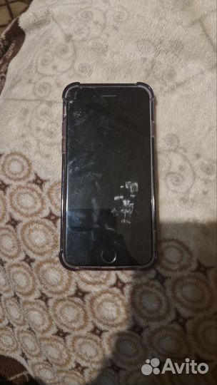 iPhone SE, 64 ГБ