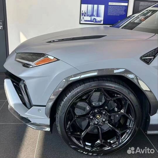 Обвес Lamborghini Urus карбон