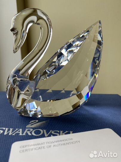 Лебедь Swarovski