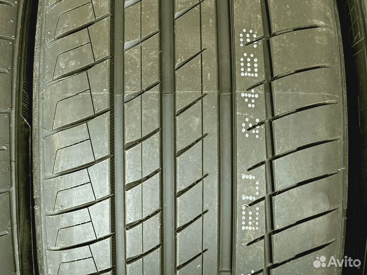 Kapsen RS26 275/40 R20 и 315/35 R20 93U