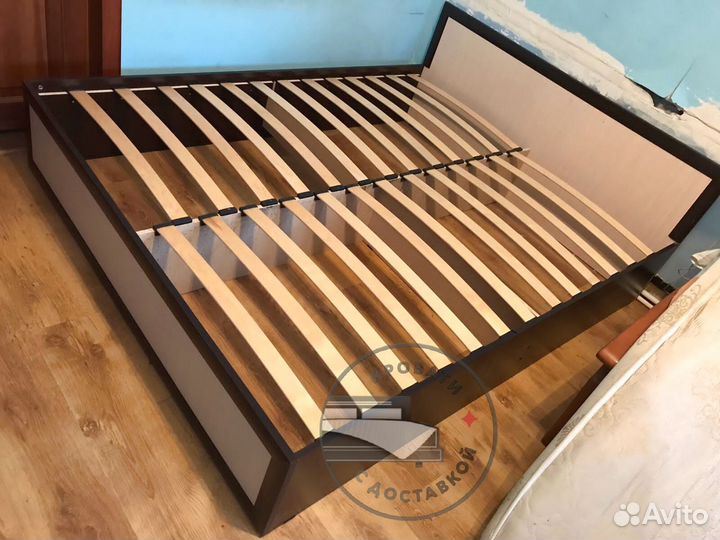 Кровать двуспальная