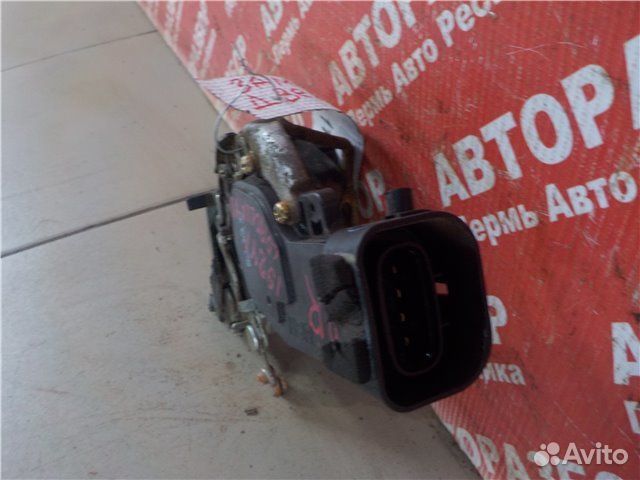 Замок двери задний правый Toyota Corolla AE110