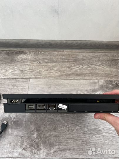 Sony PS4 Slim 500gb + 2 геймпада