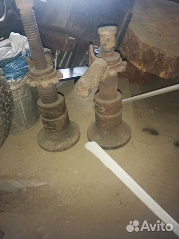 Домкрат винтовой