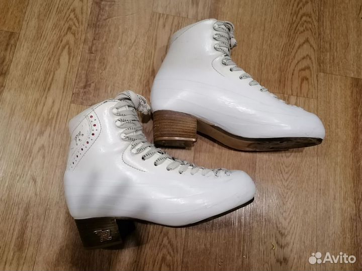 Ботинки risport rf3 pro 245. без лезвий