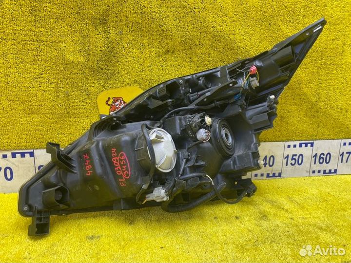 Фара передняя правая Nissan Serena