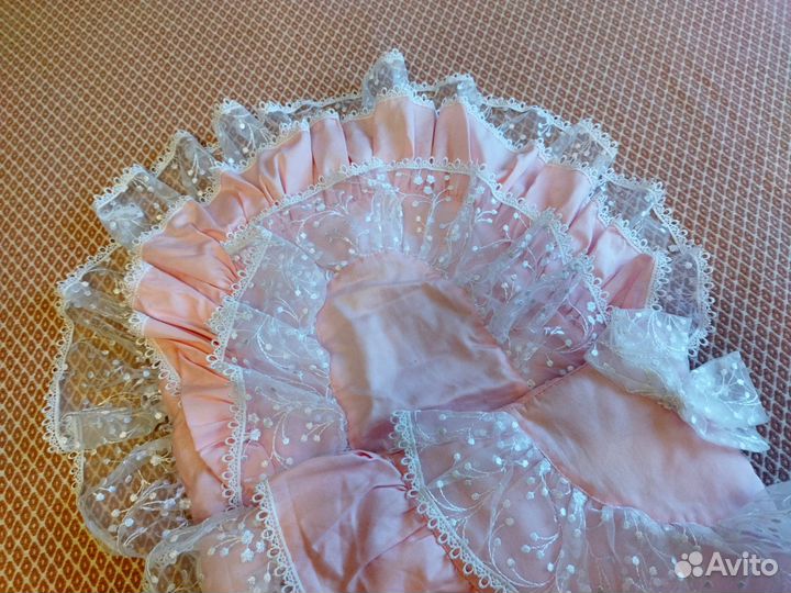 Нарядный утепленный конверт на выписку для девочки