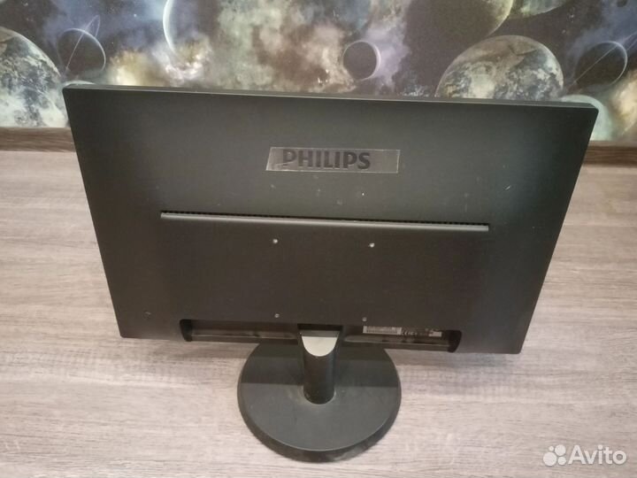 Монитор: Philips 223V5