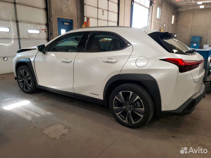 Запчасти на 2020 lexus UX 250H