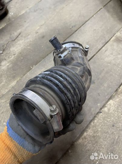 Патрубок воздушного фильтра Nissan