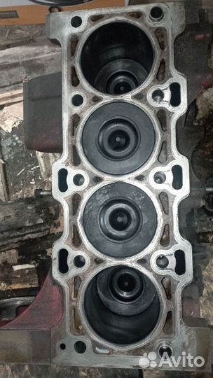 Блог с коленвалом и поршневой, головка