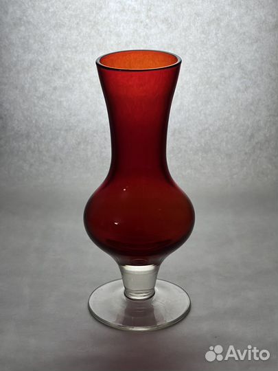 Ваза красная рубиновая цветное стекло СССР