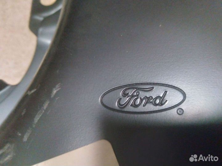 Панель фонаря правая Ford Focus II