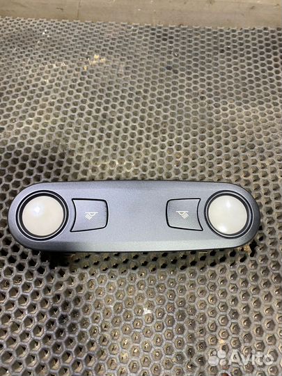 Плафон освещения салона задний Audi Q5 8R